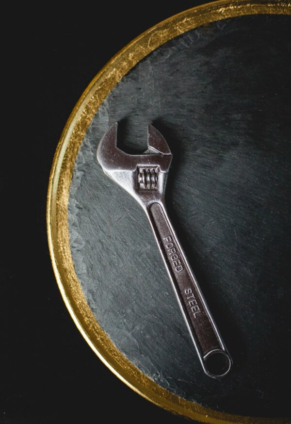 Monkey wrench