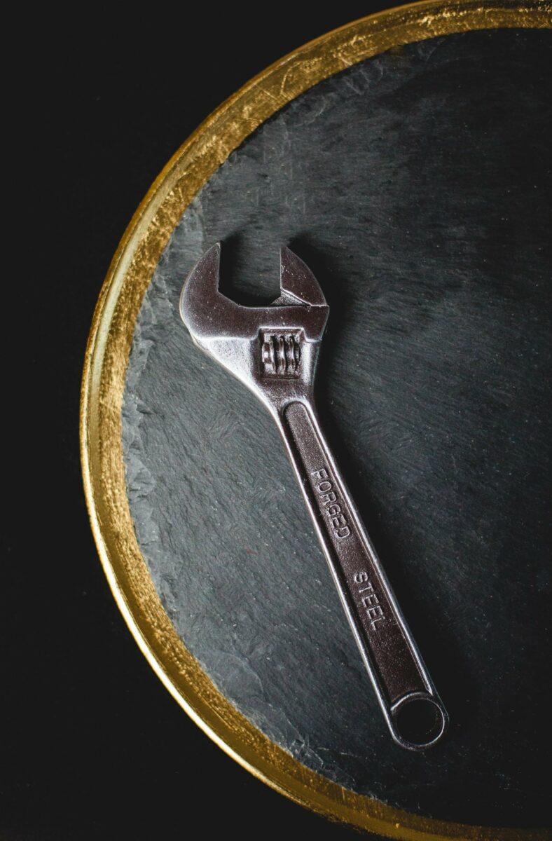 Monkey wrench