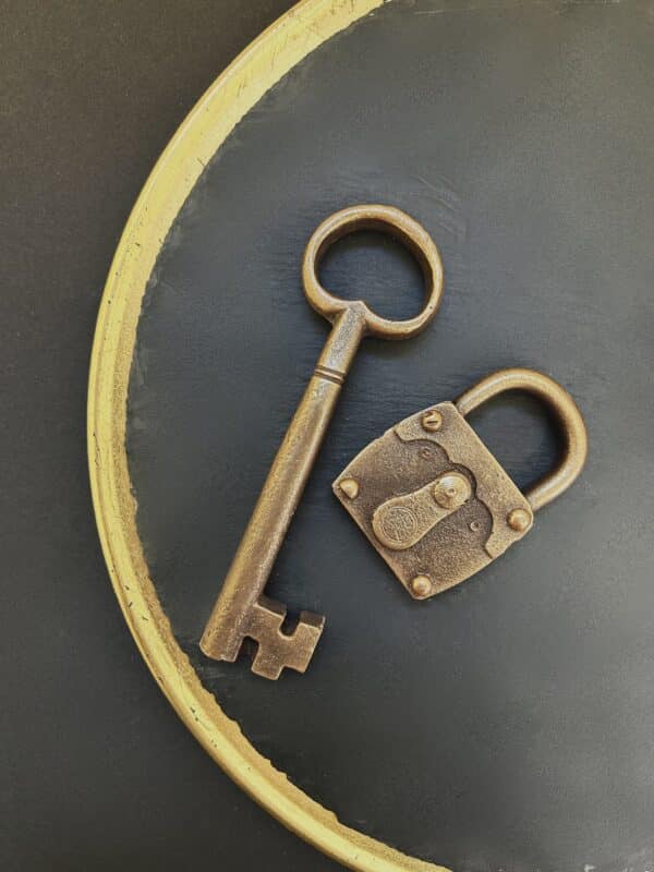 Key with lock small