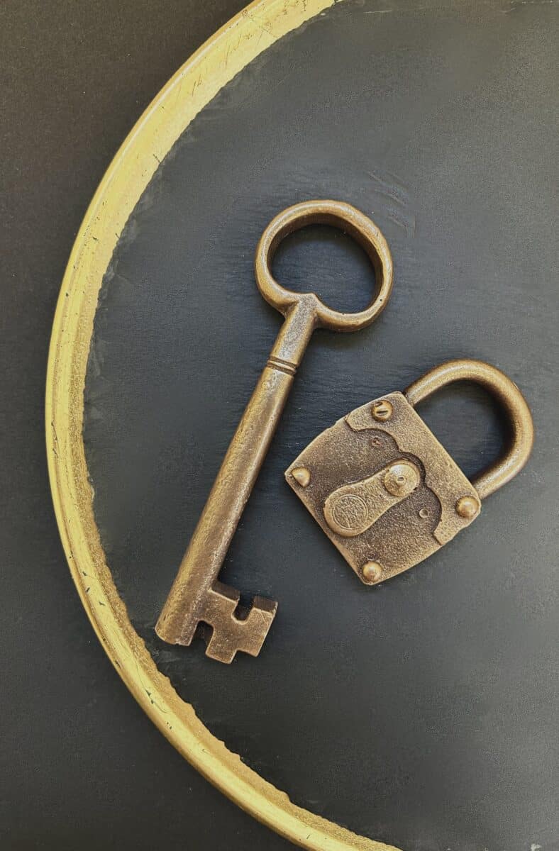 Key with lock small