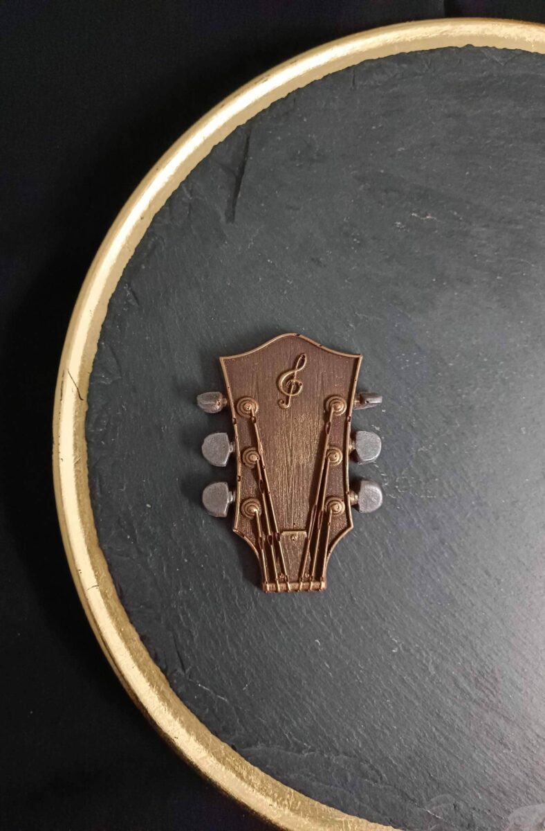 Guitar head