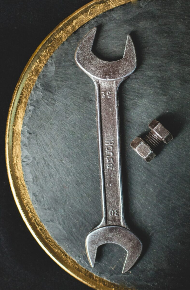 Wrench 30/32 with screw