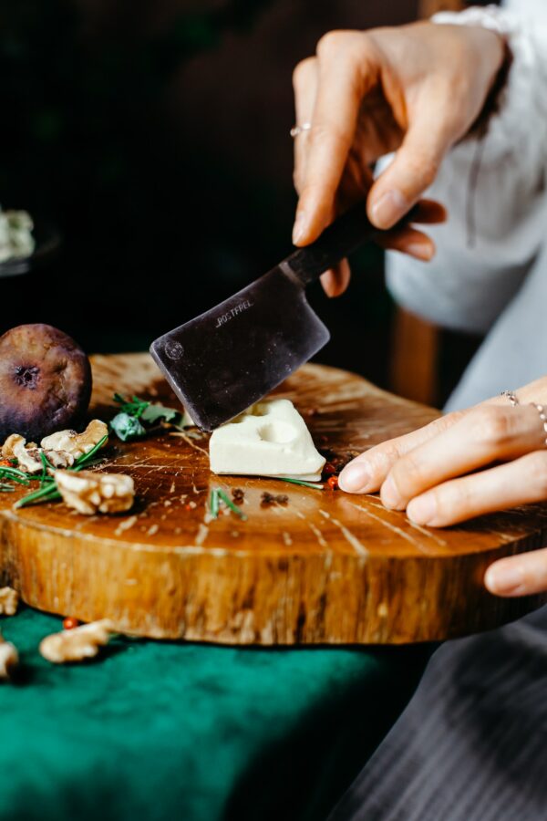Käsemesser mit Käse